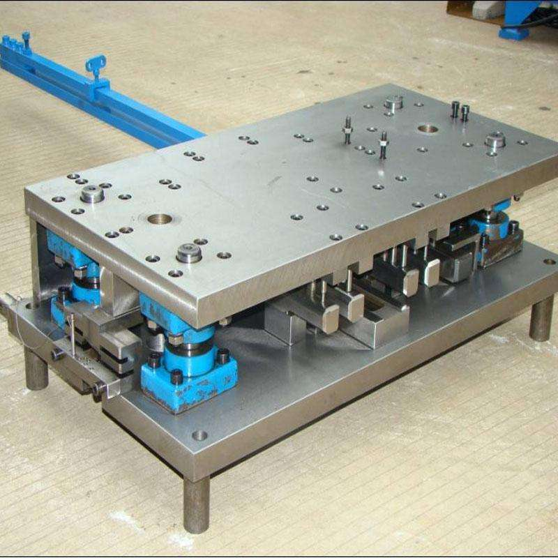 沖壓模具分類與行業(yè)術(shù)語，基礎(chǔ)要了解！