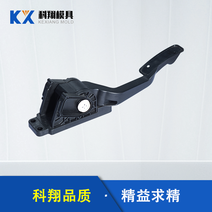 塑膠模具是什么？塑膠模具對比塑料模具有什么區(qū)別？